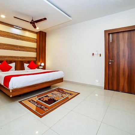 Oyo 35769 Hotel Rishabh Jhansi Exterior photo