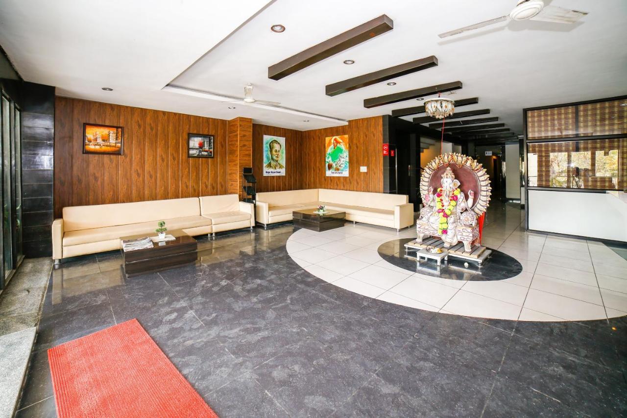 Oyo 35769 Hotel Rishabh Jhansi Exterior photo