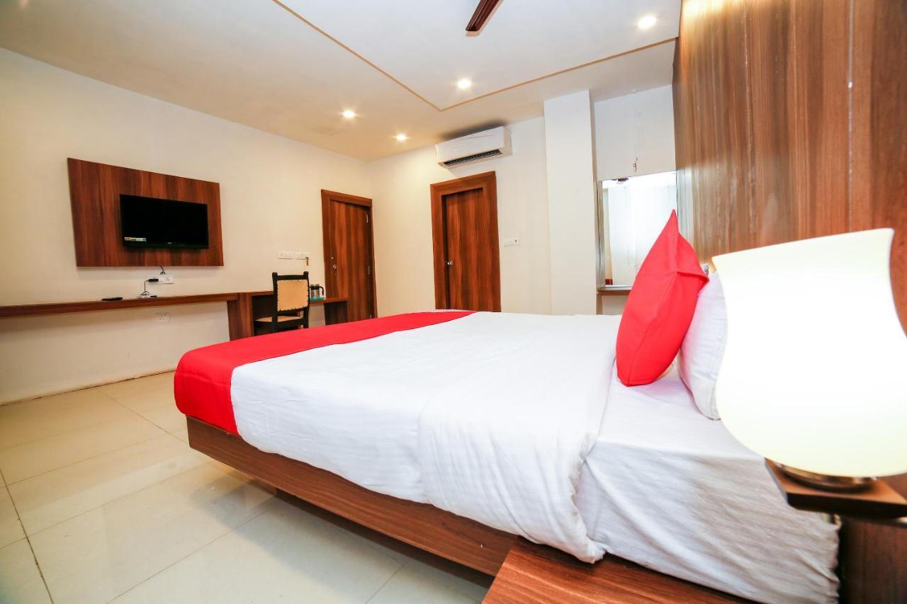 Oyo 35769 Hotel Rishabh Jhansi Exterior photo